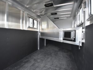 Rustler 3 Horse Slant Aluminum Horse Trailer - Image 2